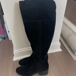 Vince Camuto Knee High Suede boots sz 8.5